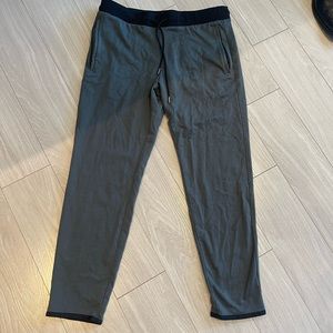 MENS THEORY JOGGER/SWEATPANTS, barely worn like new size M
